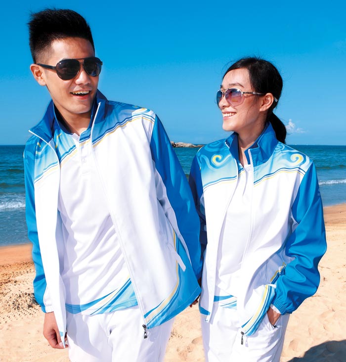 夏天這樣穿沖鋒衣，又美又颯